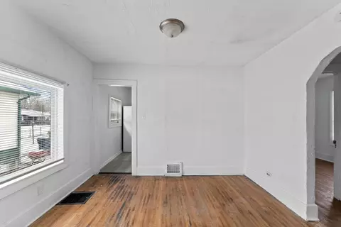 Living - 1305 Lippincott, Flint, MI 48503 photo 3 of 4