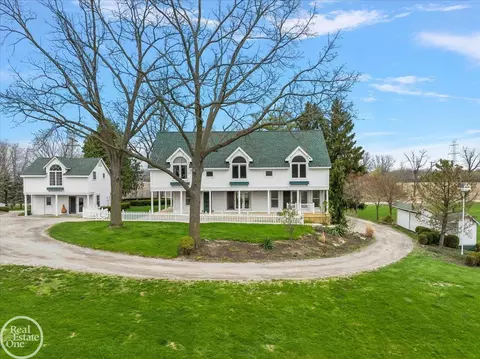 525 W Buell, Oakland Twp, MI 48363