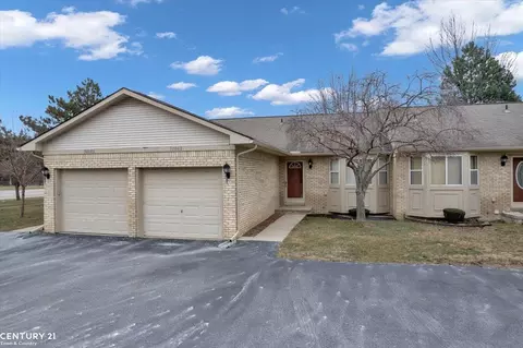 30980 Plum Ln, Madison Heights, MI 48071