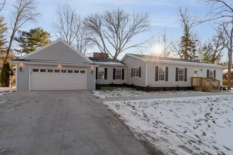 9 Five Oaks, Saginaw, MI 48638