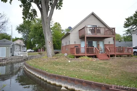 11320 W Ferndale, Manitou Beach, MI 49253