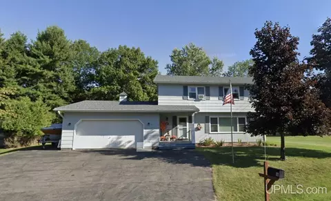 16 Tuttle, L'anse, MI 49946