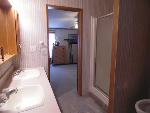 Bath - 1543 N Cedar Riv, Gladwin, MI 48624 photo 4 of 6