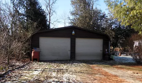 Exterior - 1543 N Cedar Riv, Gladwin, MI 48624 photo 2 of 15