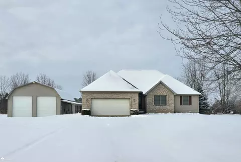 5804 S County Line, Durand, MI 48429