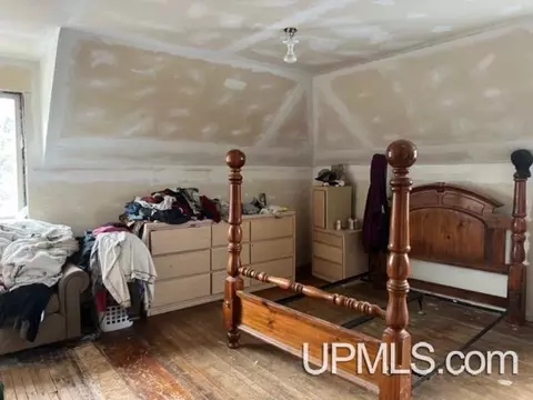 Bedroom - 5217 I, Escanaba, MI 49829 photo 1 of 2