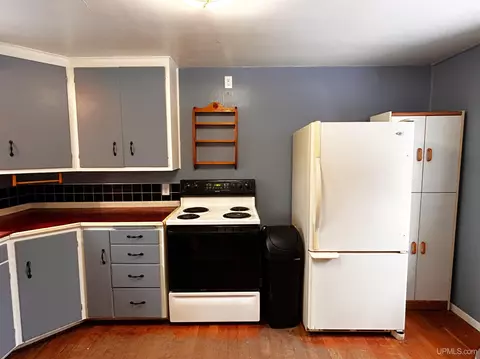 Kitchen - 120 Ready, Ishpeming, MI 49849 photo 2 of 3