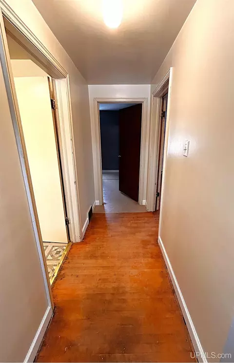 Entry Way - 120 Ready, Ishpeming, MI 49849 photo 1 of 2