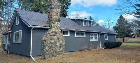 10785 Moscow, Jonesville, MI 49250