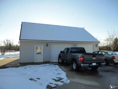 Exterior - 811 Heiss, Monroe, MI 48162 photo 13 of 15