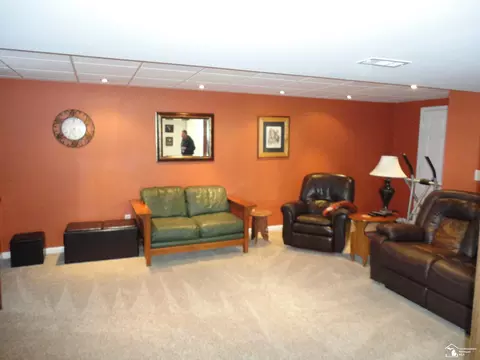 Living - 811 Heiss, Monroe, MI 48162 photo 2 of 2