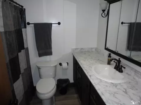 Bath - 811 Heiss, Monroe, MI 48162 photo 4 of 5