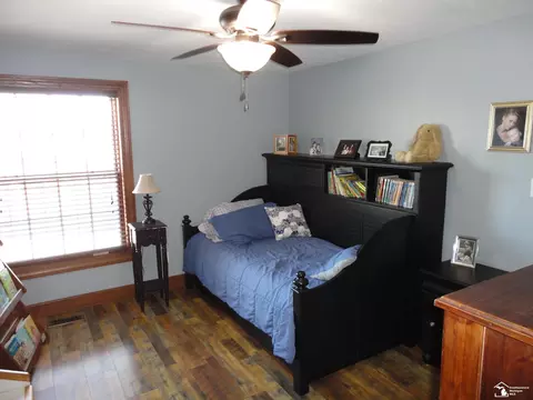 Bedroom - 811 Heiss, Monroe, MI 48162 photo 2 of 3
