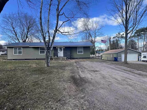 246 W Maple, Harrison, MI 48625