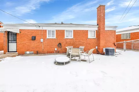 Exterior - 24675 Almond, Eastpointe, MI 48021 photo 2 of 5