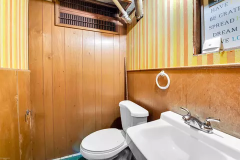 Bath - 24675 Almond, Eastpointe, MI 48021 photo 2 of 2