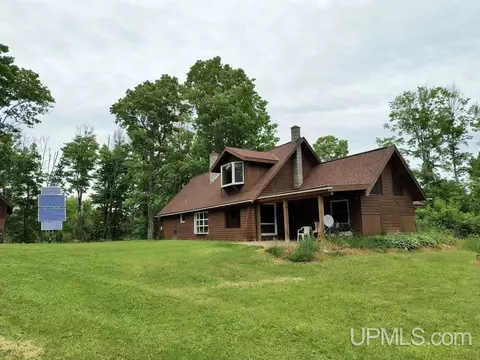 23535 Sucker Lk, Watersmeet, MI 49969