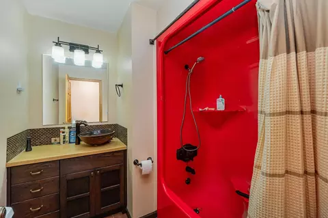 Bath - 4602 N Elevator, Pinconning, MI 48650 photo 3 of 3