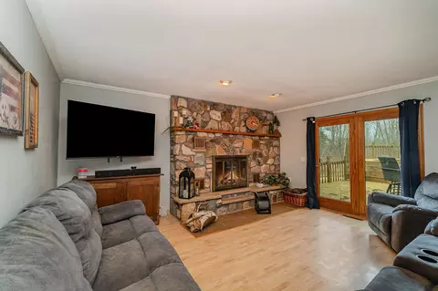 Living - 4602 N Elevator, Pinconning, MI 48650 photo 2 of 2