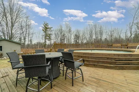 Exterior - 4602 N Elevator, Pinconning, MI 48650 photo 2 of 6