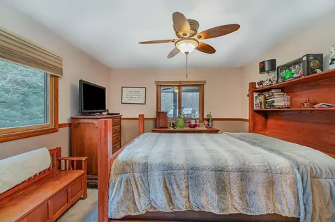 Bedroom - 4602 N Elevator, Pinconning, MI 48650 photo 1 of 2