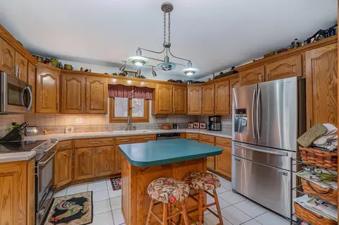 Kitchen - 4602 N Elevator, Pinconning, MI 48650 photo 1 of 2