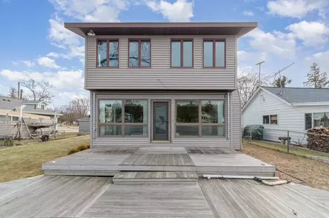 173 River Trl, Bay City, MI 48706