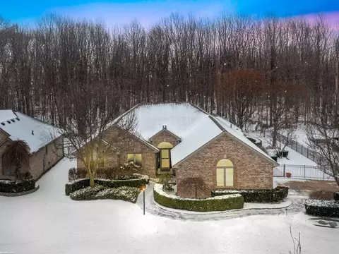 48040 Hamilton, Macomb, MI 48044