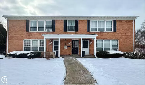 2717 W 13 Mile Rd #14, Royal Oak, MI 48073