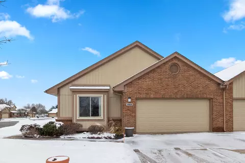 46609 High Mdws, Macomb, MI 48044 photo 2
