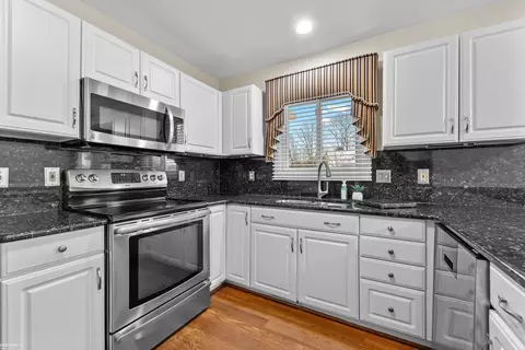 46609 High Mdws, Macomb, MI 48044 photo 11