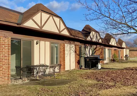 29900 Grand Oaks UNIT 23, Warren, MI 48092