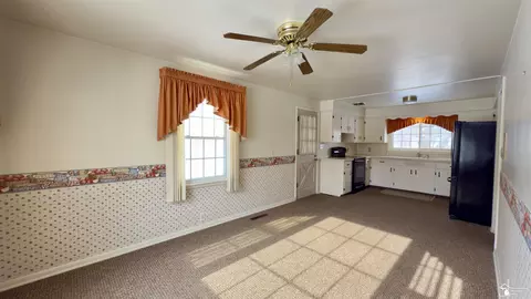 Living - 1624 N Custer, Monroe, MI 48162 photo 1 of 4