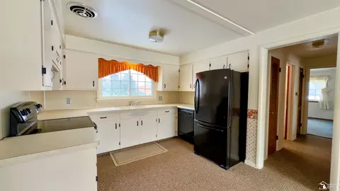 Kitchen - 1624 N Custer, Monroe, MI 48162 photo 2 of 4