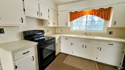 Kitchen - 1624 N Custer, Monroe, MI 48162 photo 3 of 4