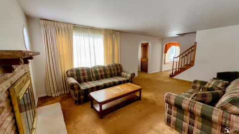 Living - 1624 N Custer, Monroe, MI 48162 photo 3 of 4