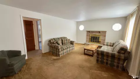 Living - 1624 N Custer, Monroe, MI 48162 photo 2 of 4