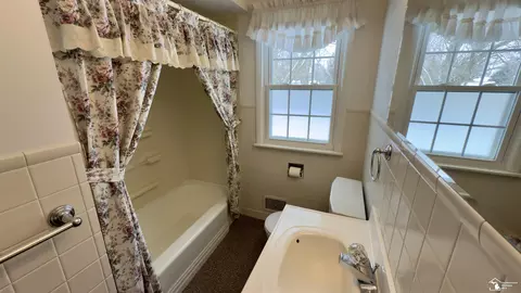 Bath - 1624 N Custer, Monroe, MI 48162 photo 1 of 5