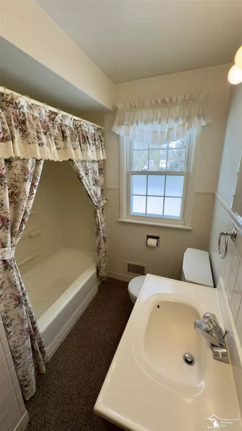 Bath - 1624 N Custer, Monroe, MI 48162 photo 2 of 5