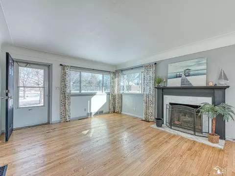 734 E Front, Monroe, MI 48161 photo 5