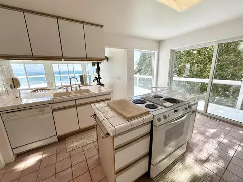 937 S S Cres, Au Gres, MI 48703 photo 9
