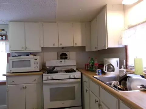 Kitchen - 1725 Bungo, Harrison, MI 48625 photo 2 of 2
