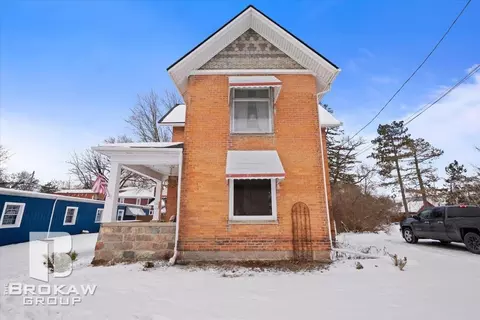 311 N State, Davison, MI 48423 photo 2