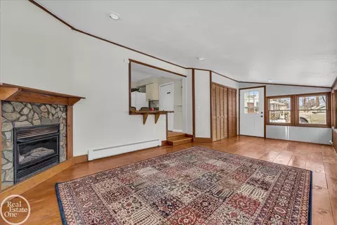 706 Townsend, Algonac, MI 48001 photo 11