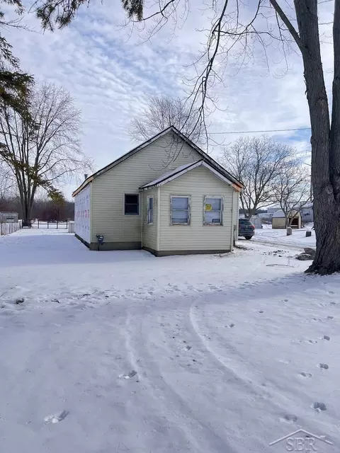 2681 S S Ctr, Saginaw, MI 48609