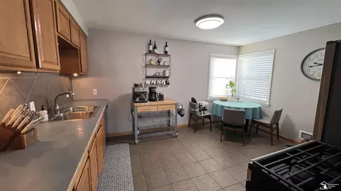 Kitchen - 22055 Studio, Taylor, MI 48180 photo 1 of 2