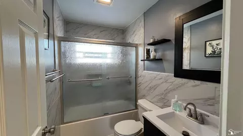 Bath - 22055 Studio, Taylor, MI 48180 photo 1 of 2