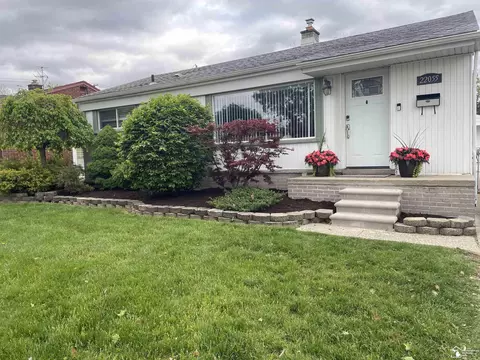 22055 Studio, Taylor, MI 48180