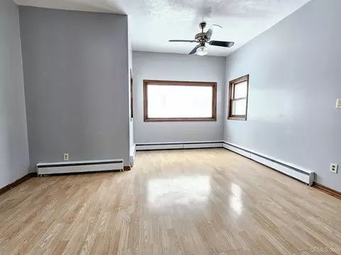 Living - 516 S 10th, Escanaba, MI 49829 photo 1 of 1