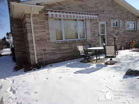 635 Ruff, Monroe, MI 48162 photo 2